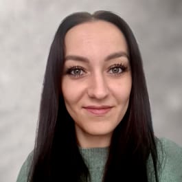 Anja Steinau 16 Anja Steinau BG